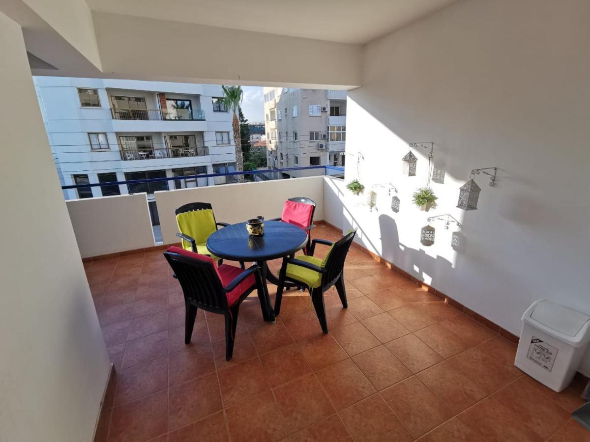 Carisa Downtown With Rooftop Pool Larnaca Exterior photo