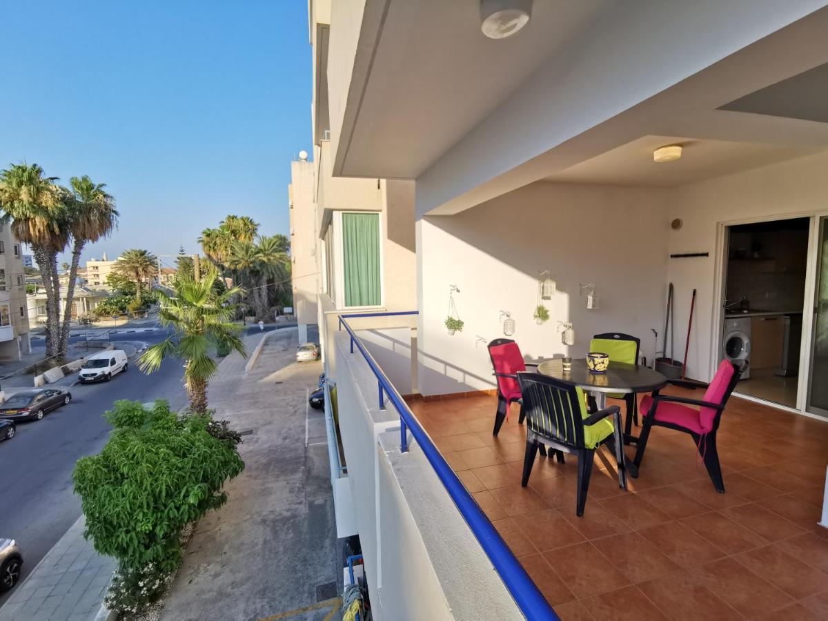 Carisa Downtown With Rooftop Pool Larnaca Exterior photo
