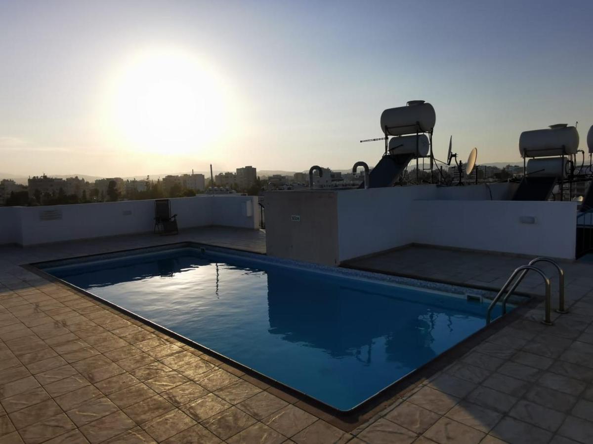 Carisa Downtown With Rooftop Pool Larnaca Exterior photo
