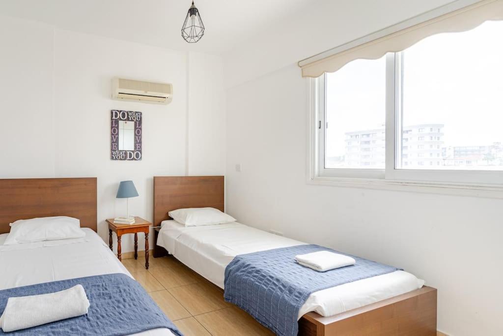 Carisa Downtown With Rooftop Pool Larnaca Exterior photo