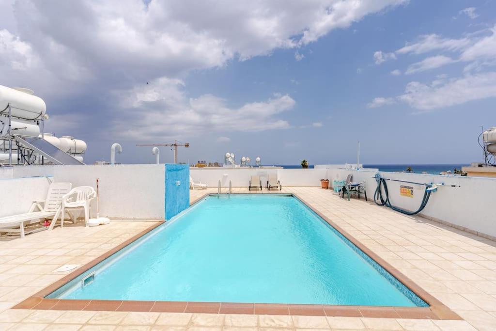 Carisa Downtown With Rooftop Pool Larnaca Exterior photo