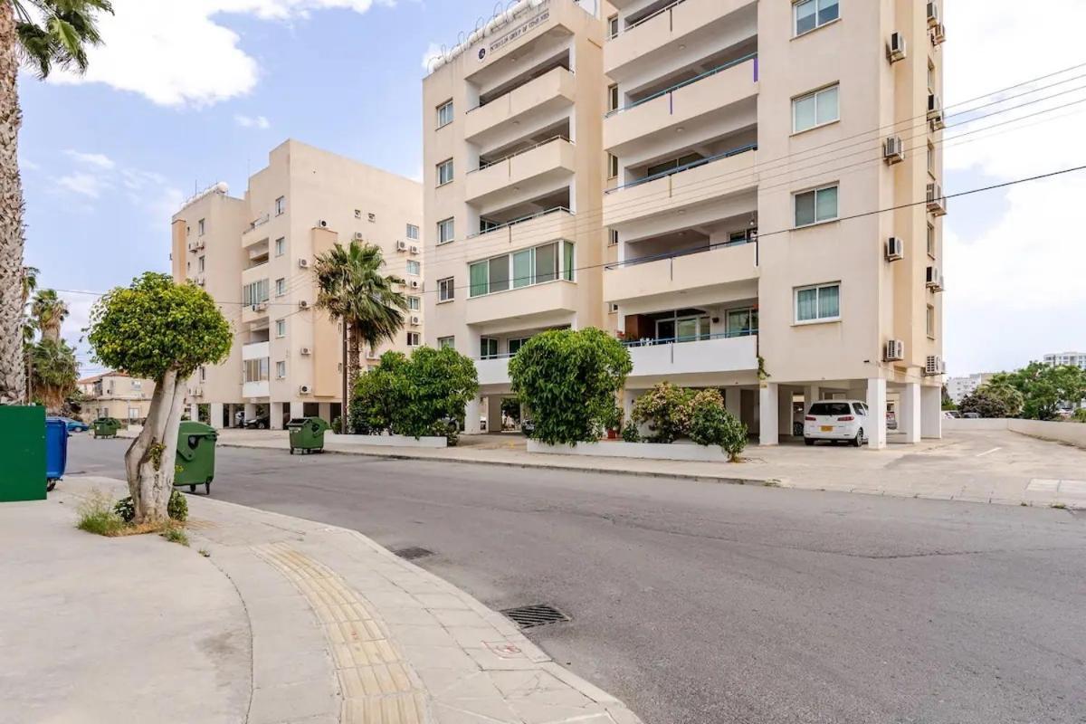 Carisa Downtown With Rooftop Pool Larnaca Exterior photo